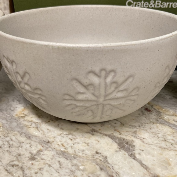 ๐ Crate & Barrel Textured Stoneware Bowls set of 4, in box - Picture 5 of 11